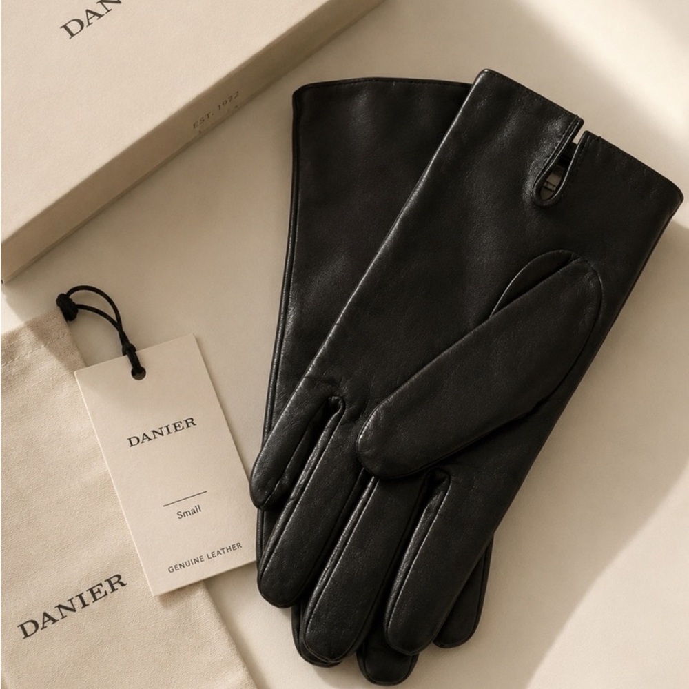 Danier Black Leather Women's-Length Gloves